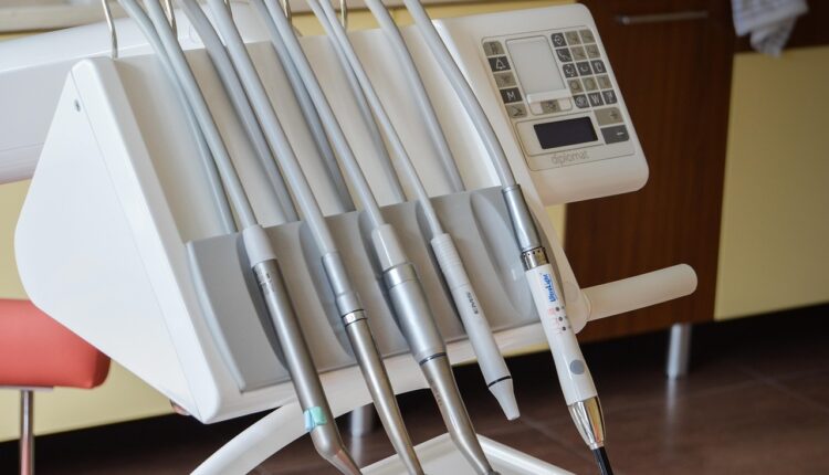 Como usar furadeira sem fazer sujeira pela casa inteira